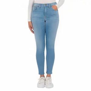 - Kirkland Signature Women’s High Rise Skinny Jeans